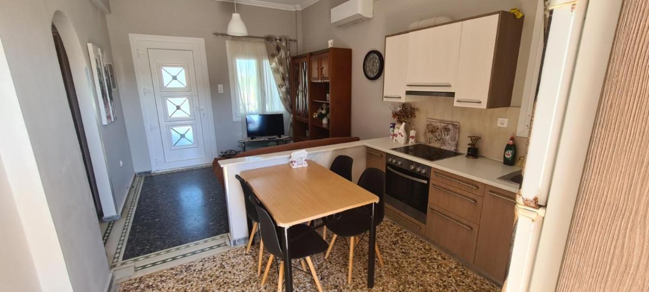Μοντέρνα Εξοχική Κατοικία Στην Κωμη Komi  Exteriör bild