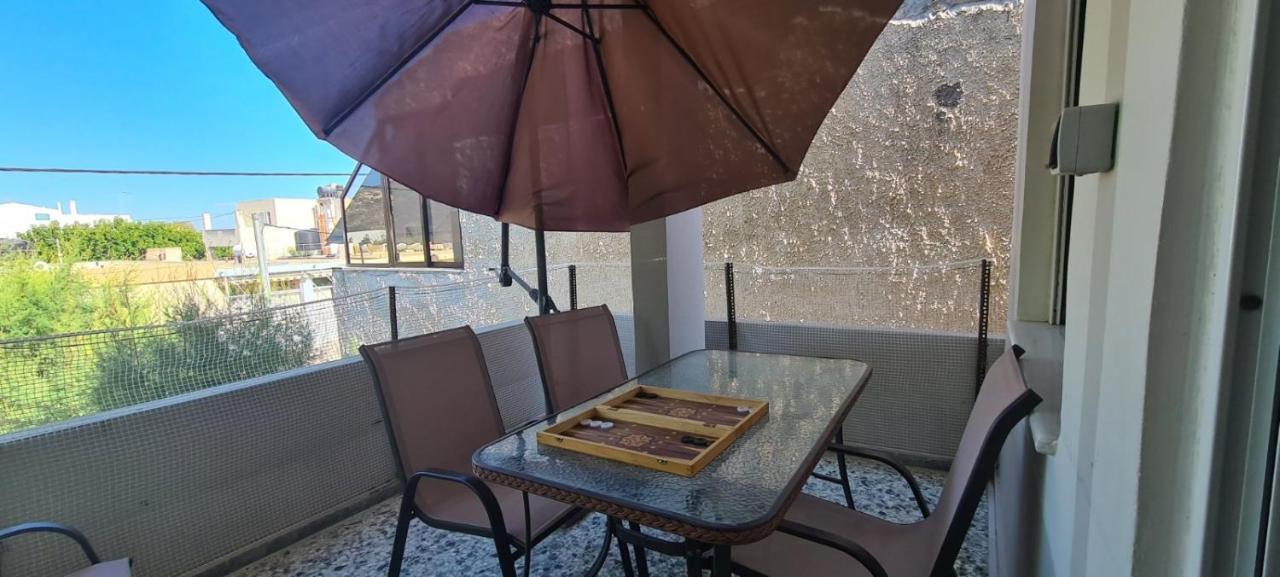 Μοντέρνα Εξοχική Κατοικία Στην Κωμη Komi  Exteriör bild