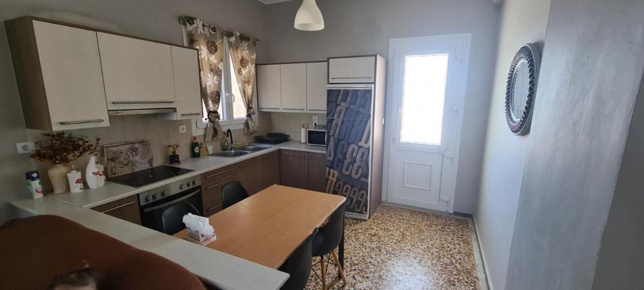 Μοντέρνα Εξοχική Κατοικία Στην Κωμη Komi  Exteriör bild