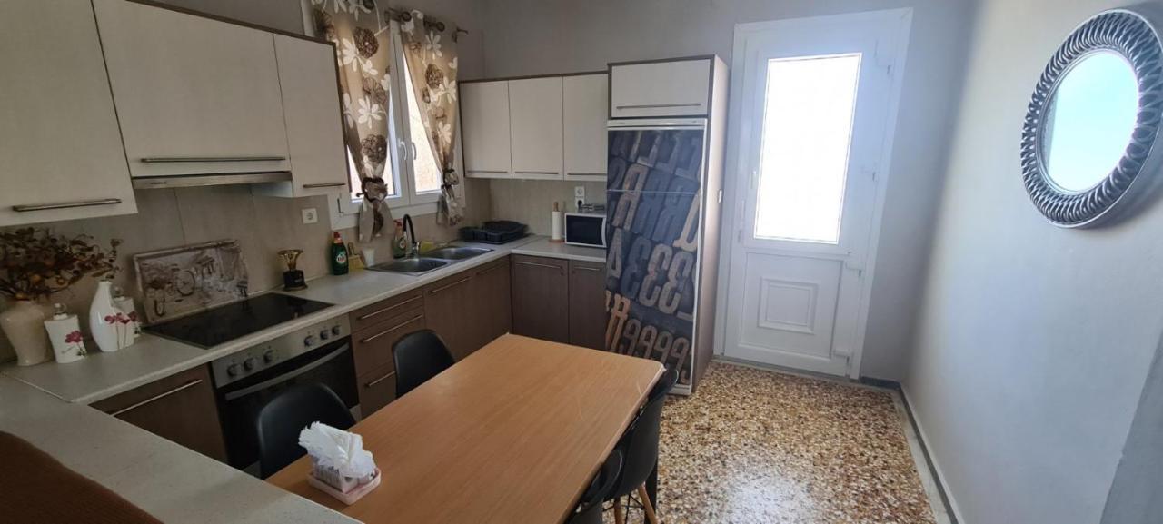 Μοντέρνα Εξοχική Κατοικία Στην Κωμη Komi  Exteriör bild
